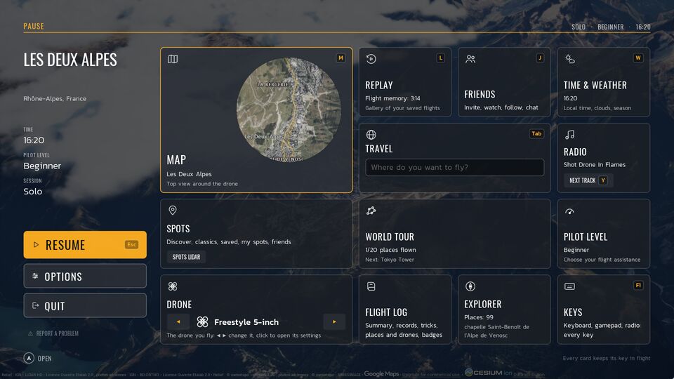 Le menu pause de FPV Worldwide : carte, replay, amis, météo, voyage, journal de vol